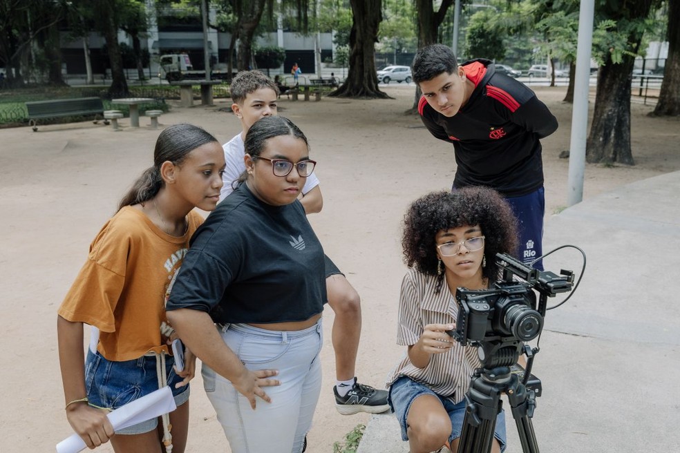 Bastidores do curta 'Girando para o futuro', feito por estudantes do Rio — Foto: Paula Dias/Divulgação