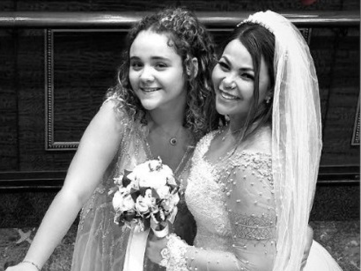 'Dor de perder você é inexplicável, mas alívio de não te ver sofrendo é maior', diz filha de Vanessa Rios após morte da cantora aos 42 anos