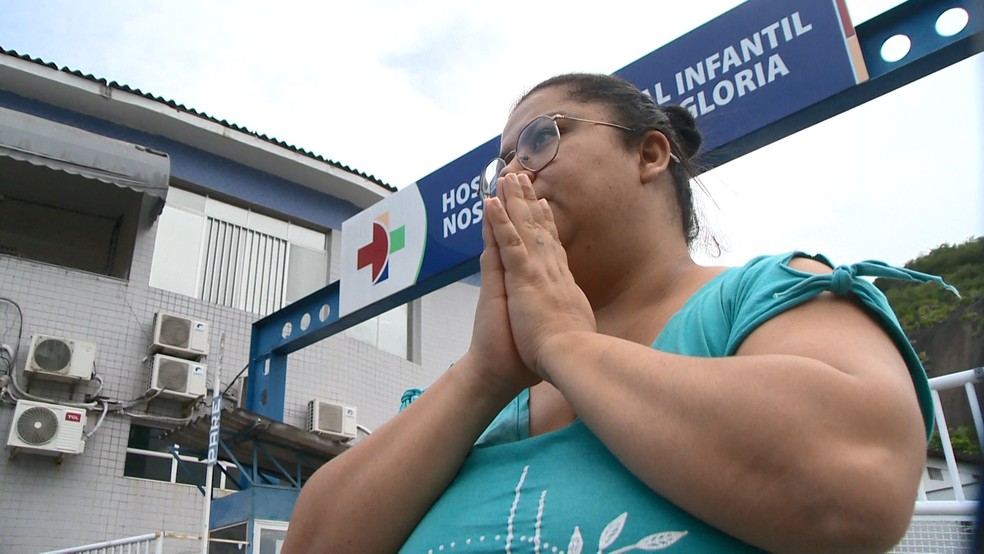 Mãe de bebê que teve queimaduras de segundo grau em creche da Serra, no Espírito Santo — Foto: Reprodução/ TV Gazeta