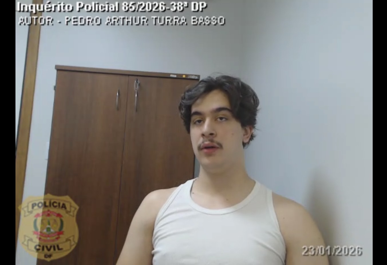 Briga por chiclete: 'Minha intenção não foi machucar, e sim apartar', diz piloto preso em flagrante; veja VÍDEO do depoimento