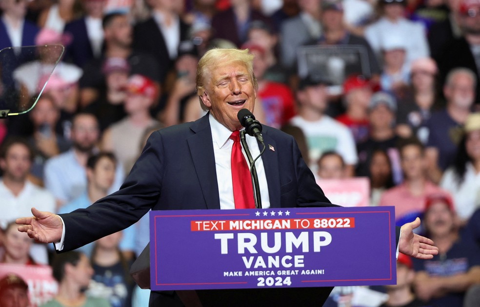 Trump fez neste sábado (20) o primeiro comício desde a tentativa de assassinato que sofreu há exatamente uma semana — Foto: Tom Brenner/Reuters