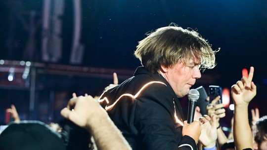 The Hives faz Rock in Rio virar garagem com peso, pose e muita falação em português