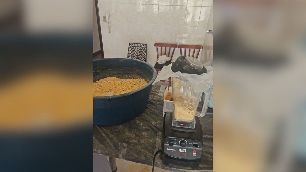 Apreens&atilde;o ocorreu em Ara&ccedil;atuba (SP) &mdash; Foto: Divulga&ccedil;&atilde;o / Pol&iacute;cia Militar