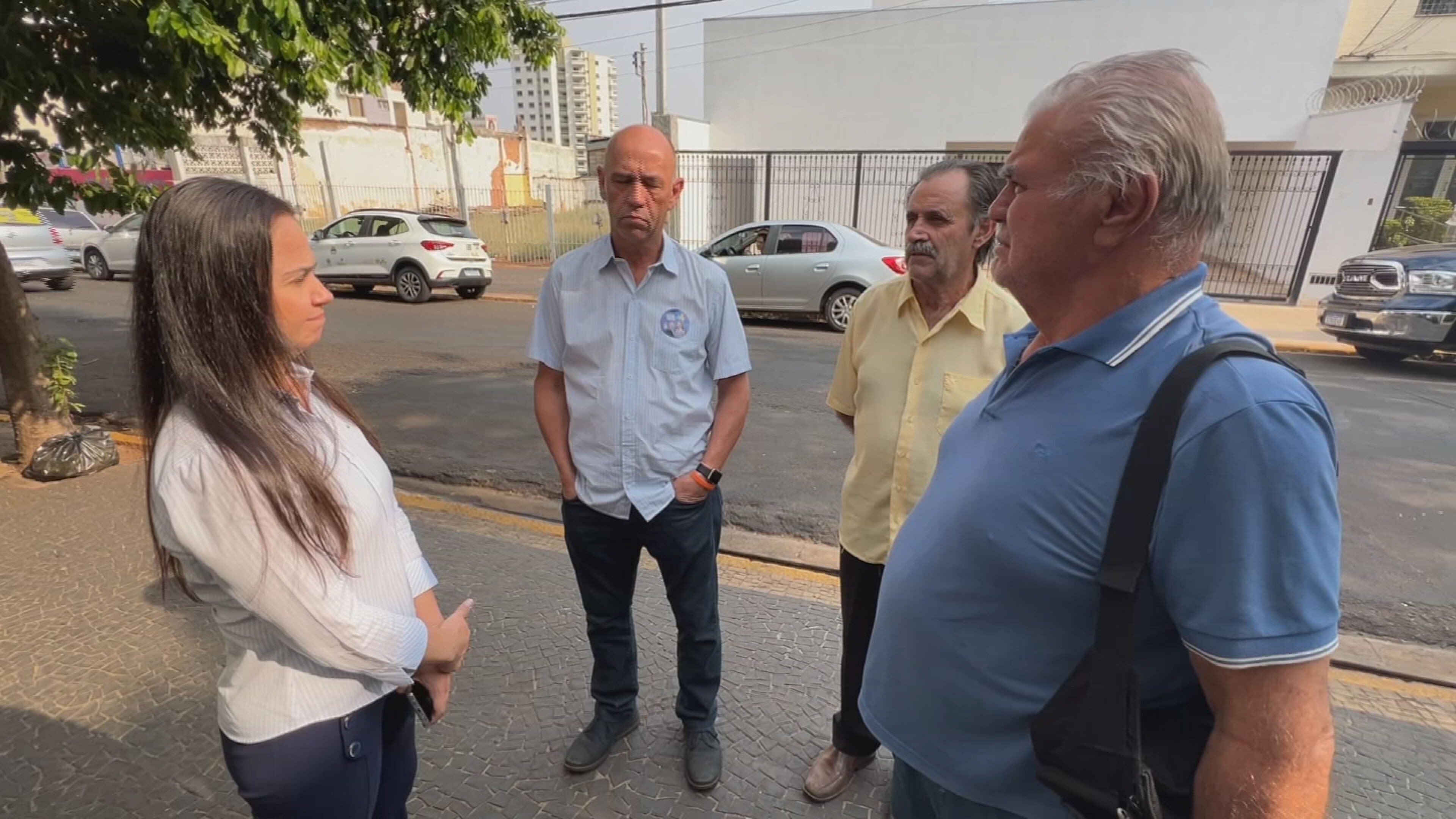 Candidata à Prefeitura de Bauru, Chiara Ranieri visita Unidade de Assistência Farmacêutica e ouve dificuldades da população