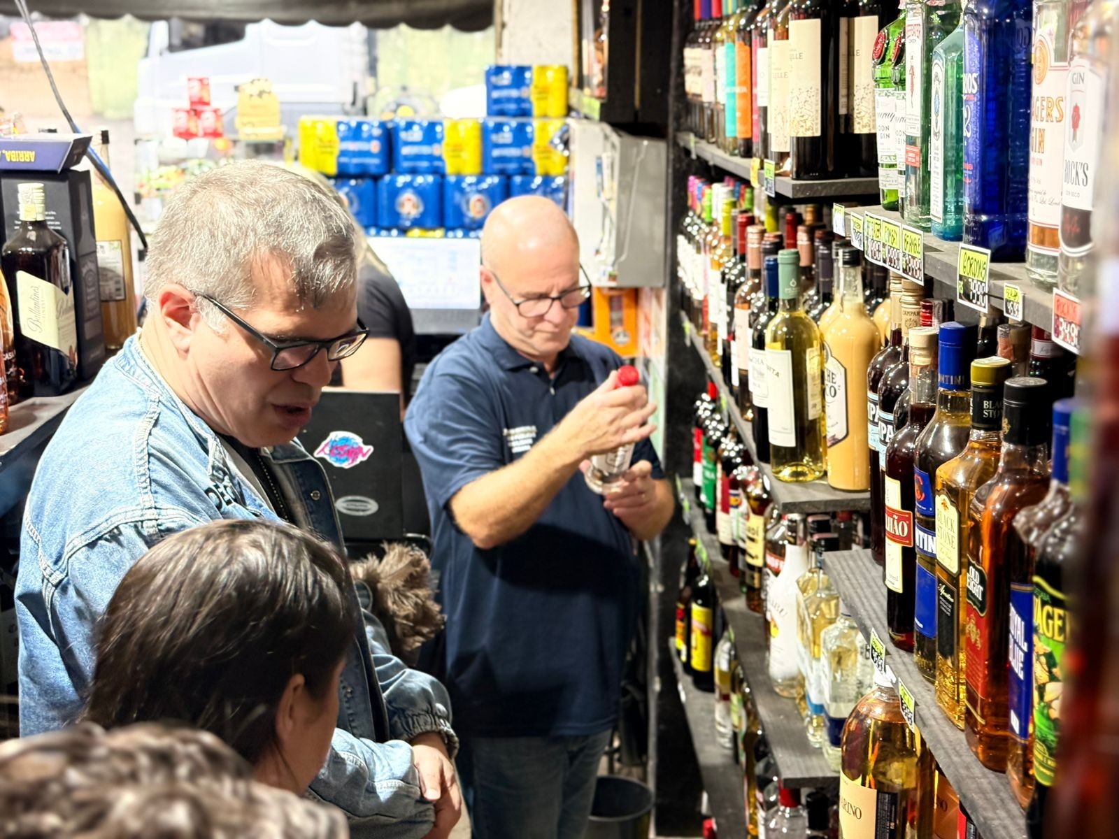 Cerca de 76 garrafas de bebidas alcoólicas são apreendidas durante operação em Piraí
