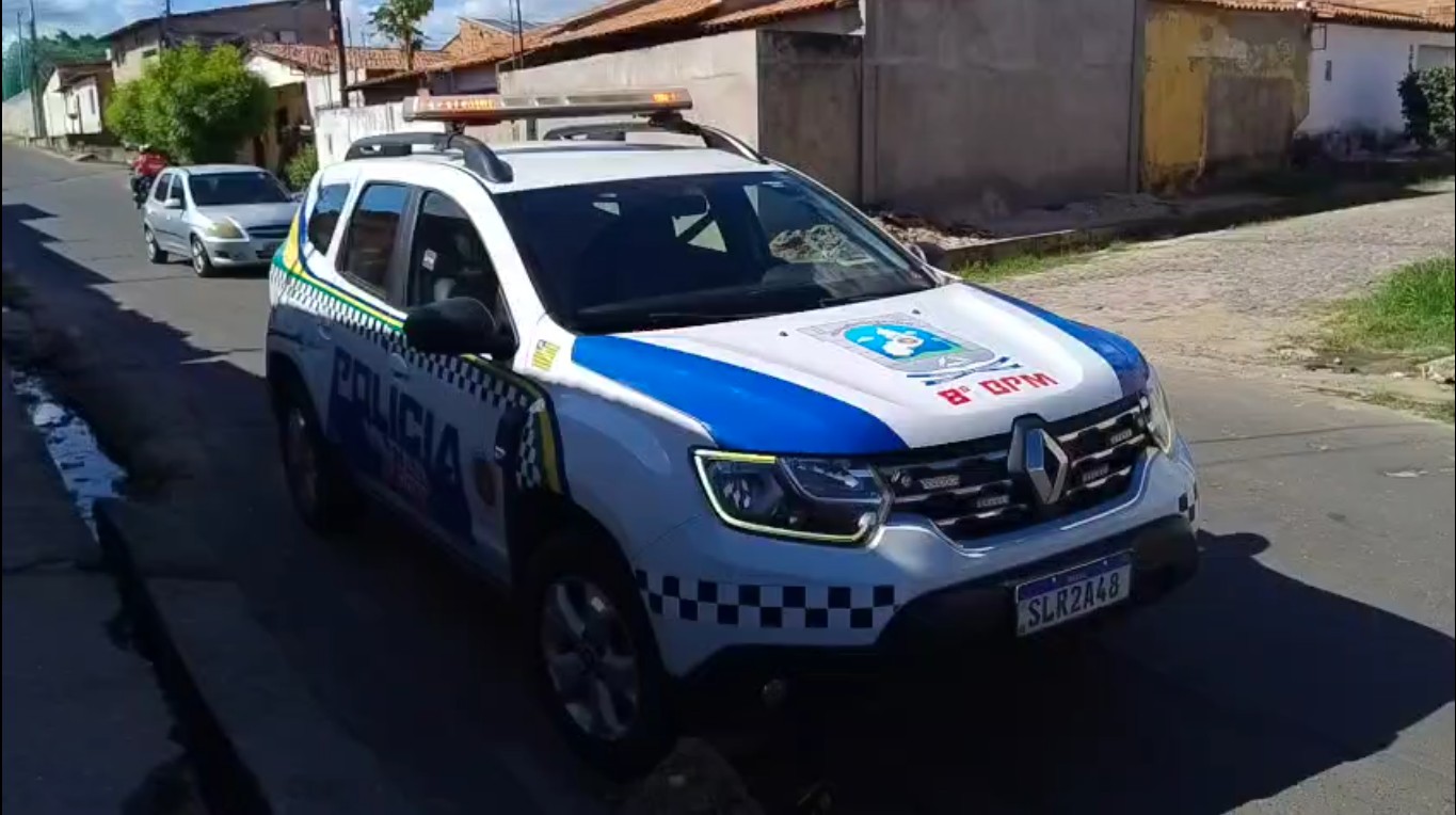 Professor e irmão são baleados após criminosos trocarem tiros na Zona Sudeste de Teresina