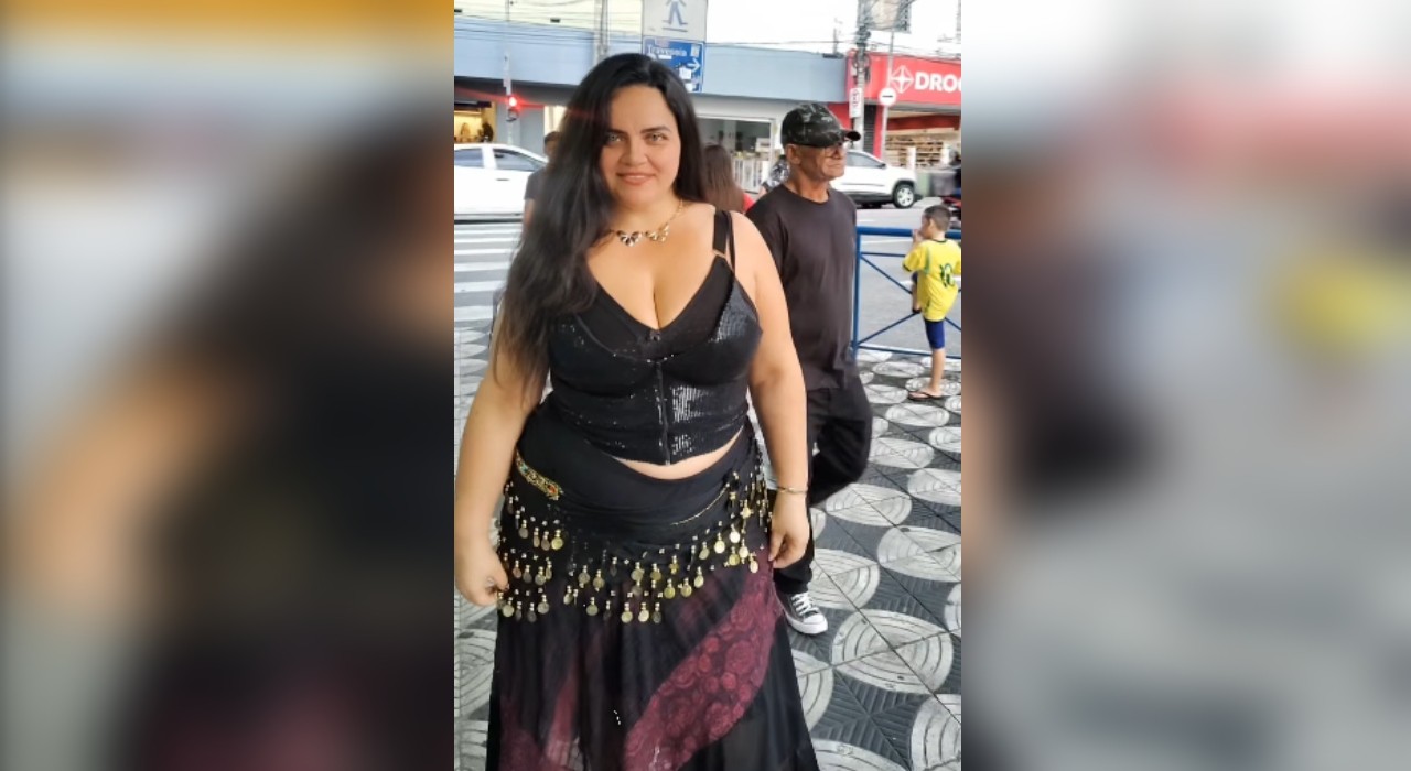 'Shakira de Sorocaba': fã que aprendeu espanhol para fazer fazer cover da cantora compartilha expectativas para show em Copacabana 