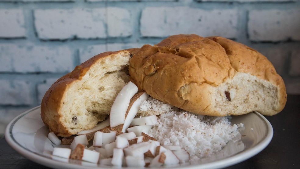 Pão de coco foi reconhecido como bem de relevância histórica e cultural para o Ceará — Foto: Davi Rocha/SVM