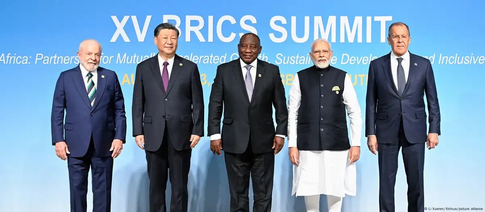Lula defendeu resposta comum do Brics ao tarifaço, e Modi vai à China pela primeira vez em sete anos para reunião com Xi — Foto: Li Xueren/Xinhua/picture alliance via Deutsche Welle