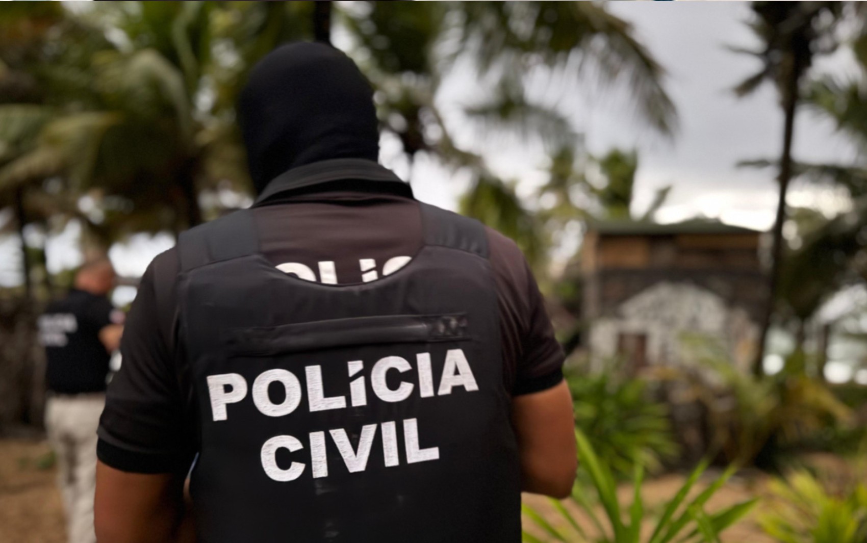 Homem é preso após roubar bar e agredir dono na Bahia; vítima foi internada em estado grave