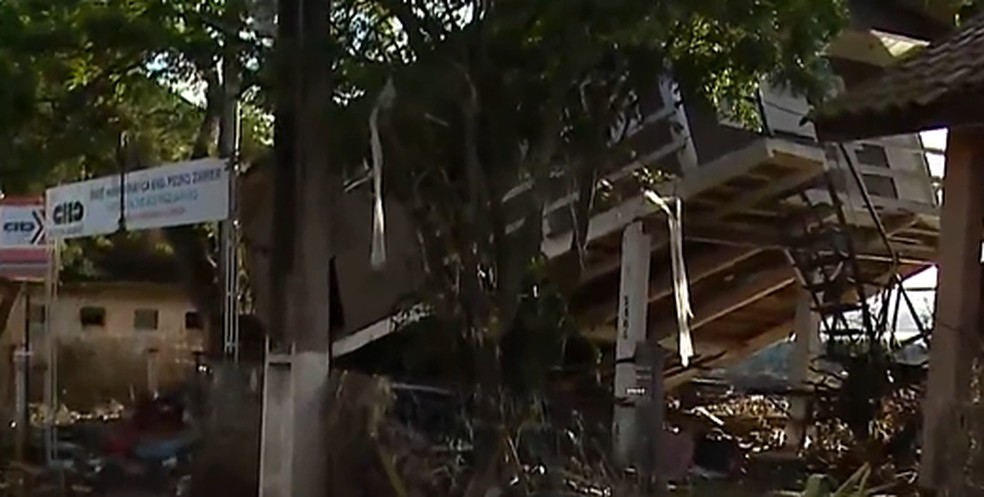 Casa arrastada pela água na cidade de Mariante (RS). — Foto: TV Globo/Reprodução