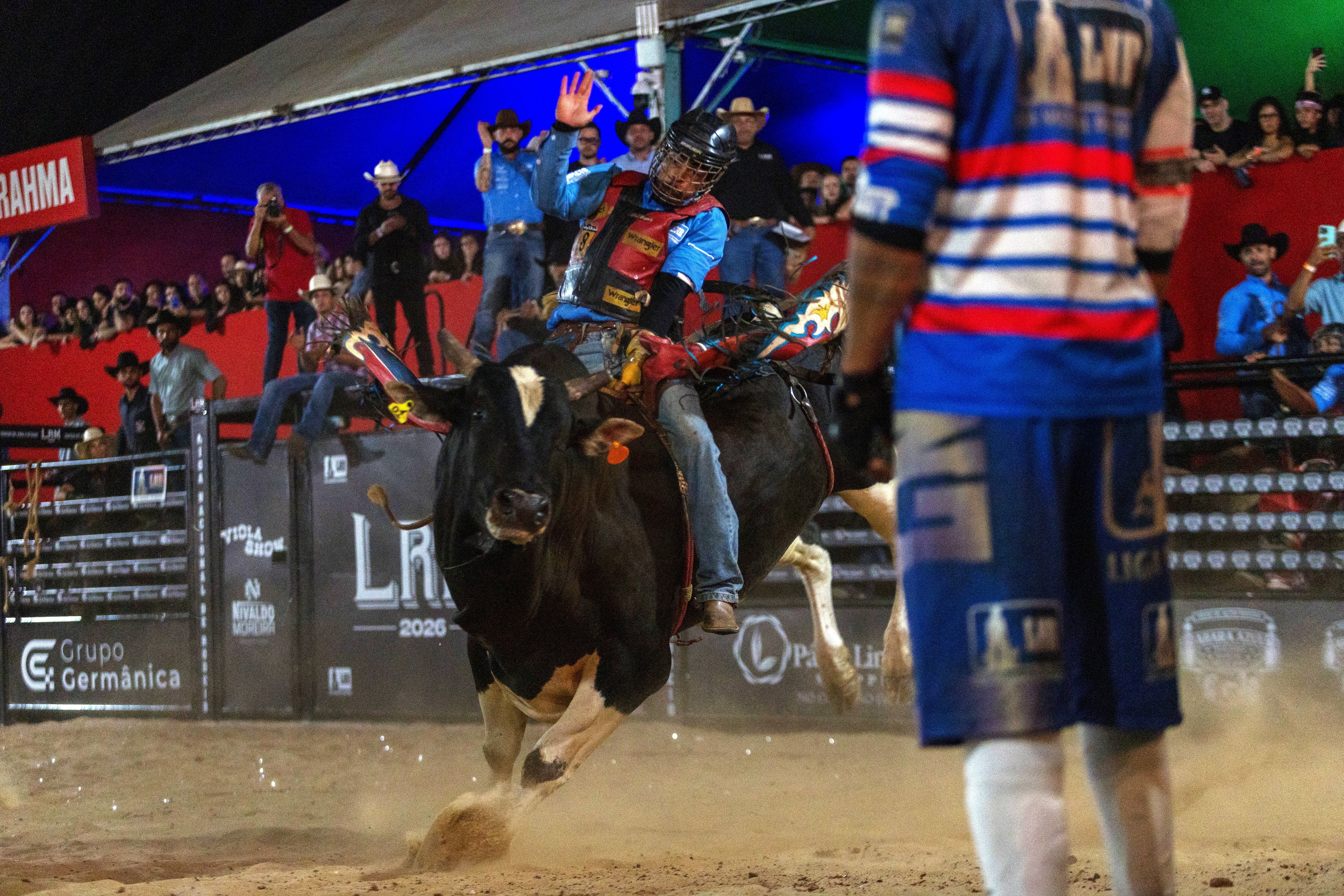 LImeira Music Rodeo continua com provas de montaria nesta sexta-feira, dia 27 de março de 2026 — Foto: Thomaz Marostegan/g1
