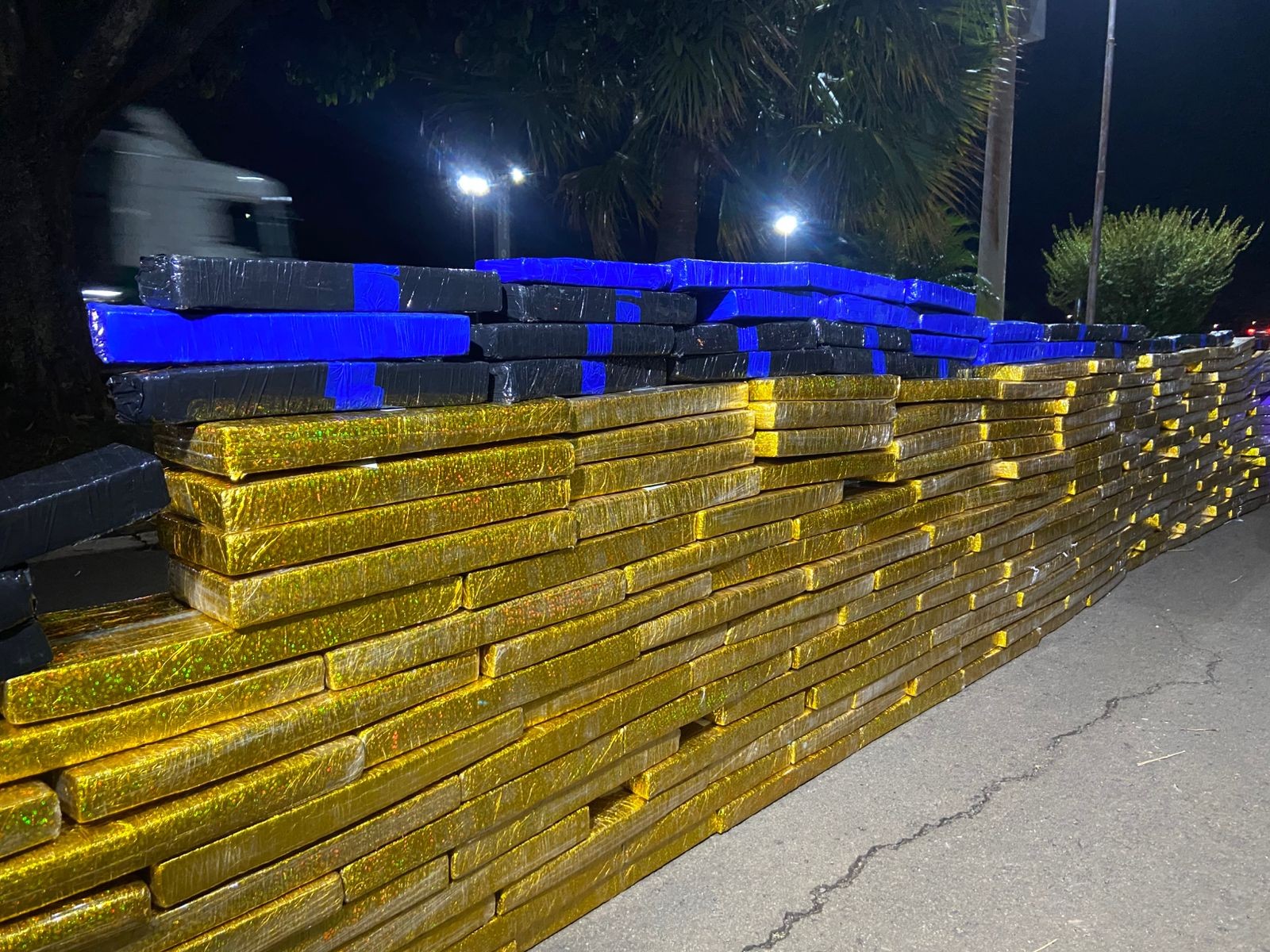 Polícia desconfia de excesso de peso e apreende carregamento de maconha em Piracicaba