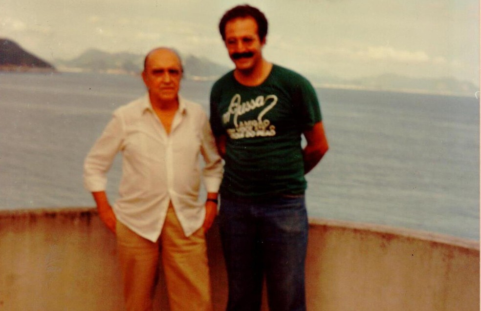 O arquiteto Oscar Niemeyer e Mussa Calil Neto, responsável pela mudança da Festa do Peão de Barretos para o Parque do Peão — Foto: Acervo Mussa Calil Neto
