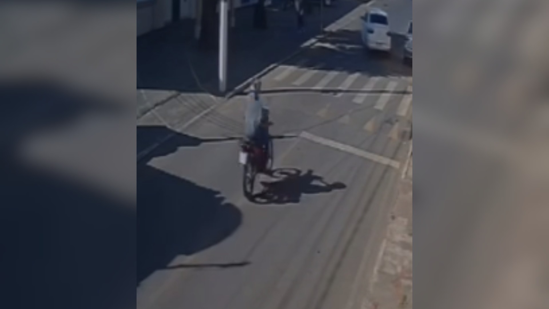 Adolescente de 14 anos pega moto escondido do pai e morre após bater na traseira de carro em MG