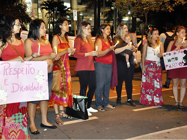 G1 > Brasil - NOTÍCIAS - Garotas do Exército driblam rigor e