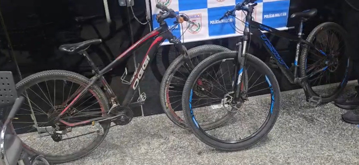 Adolescentes são detidos após vítima marcar encontro para recuperar bicicletas furtadas em Cabo Frio