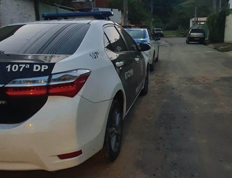 Presos suspeitos de integrar grupo criminoso que coordena o tráfico de drogas em bairros de Paraíba do Sul