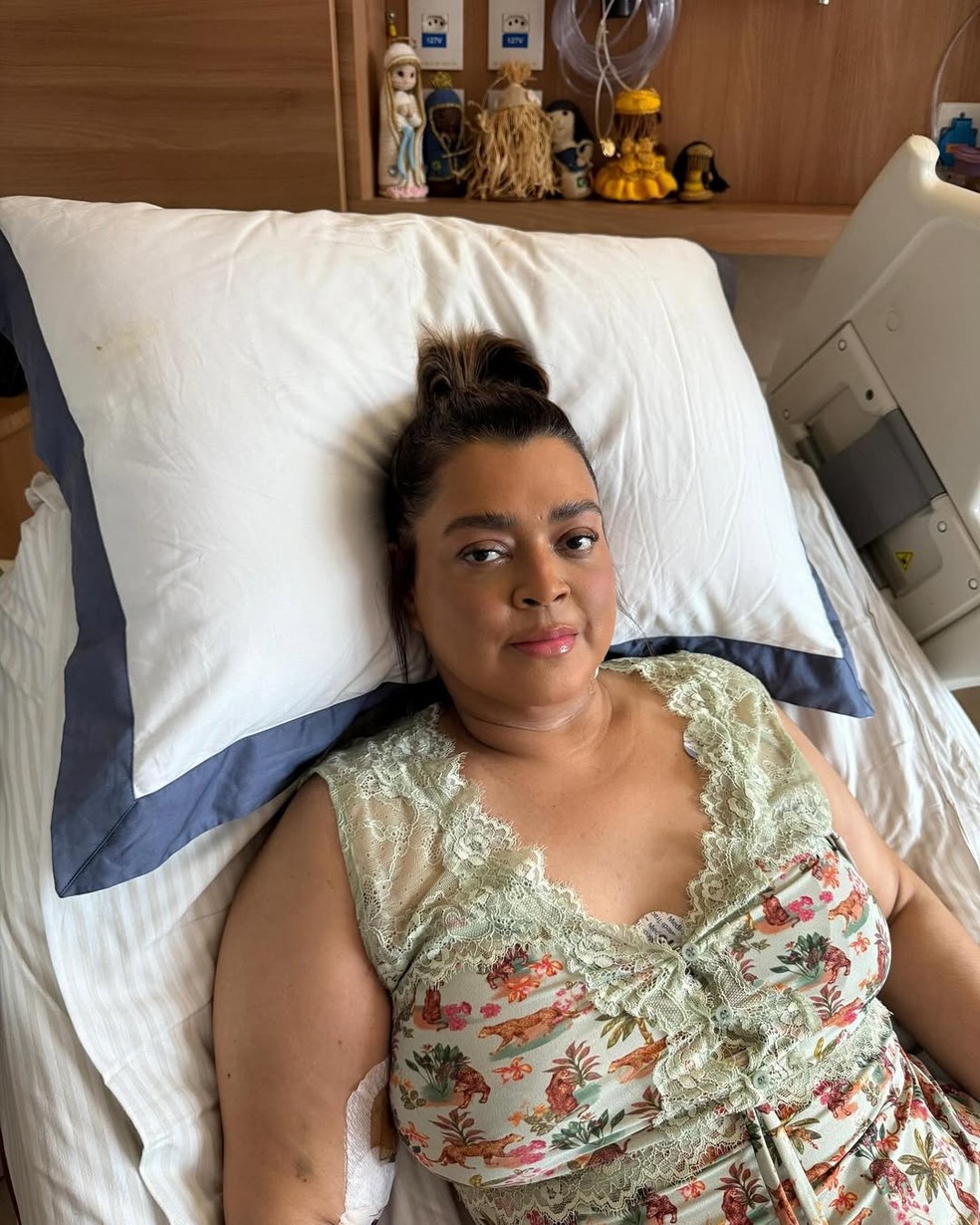 Preta Gil posta fotos em hospital e diz que segue na 'batalha': 'Um dia de cada vez, com fé e a cada dia me fortalecendo mais' | São Paulo | G1