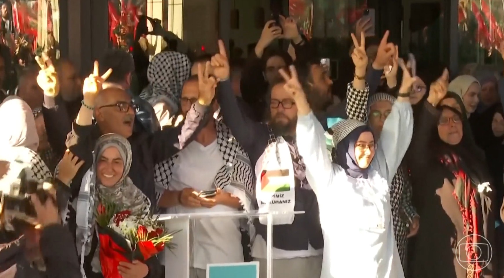 Chega ao Rio o 1º integrante da delegação brasileira da flotilha humanitária rumo a Gaza detido em Israel