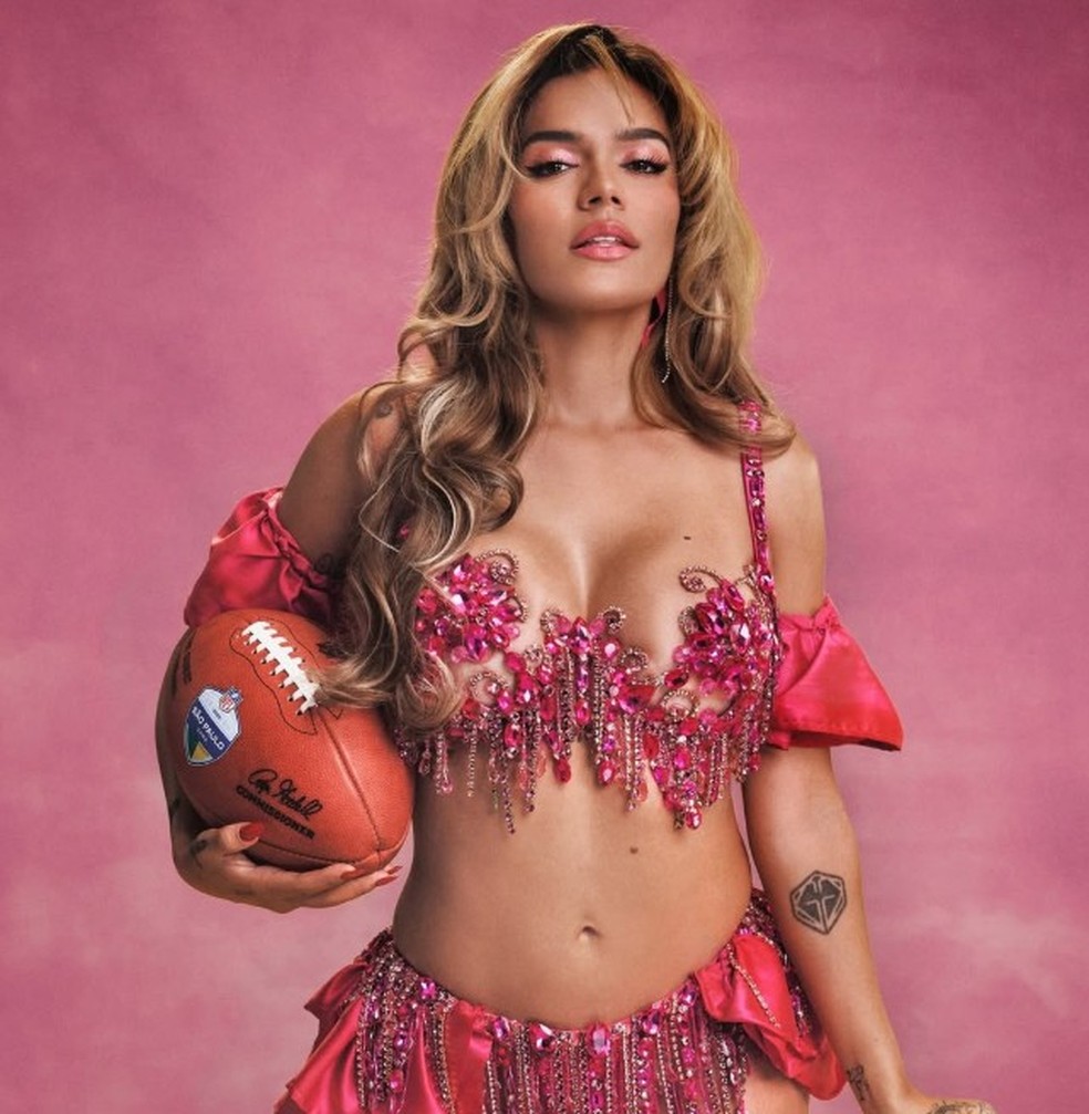 Karol G fará show do intervalo durante jogo da NFL em São Paulo — Foto: Divulgação/NFL