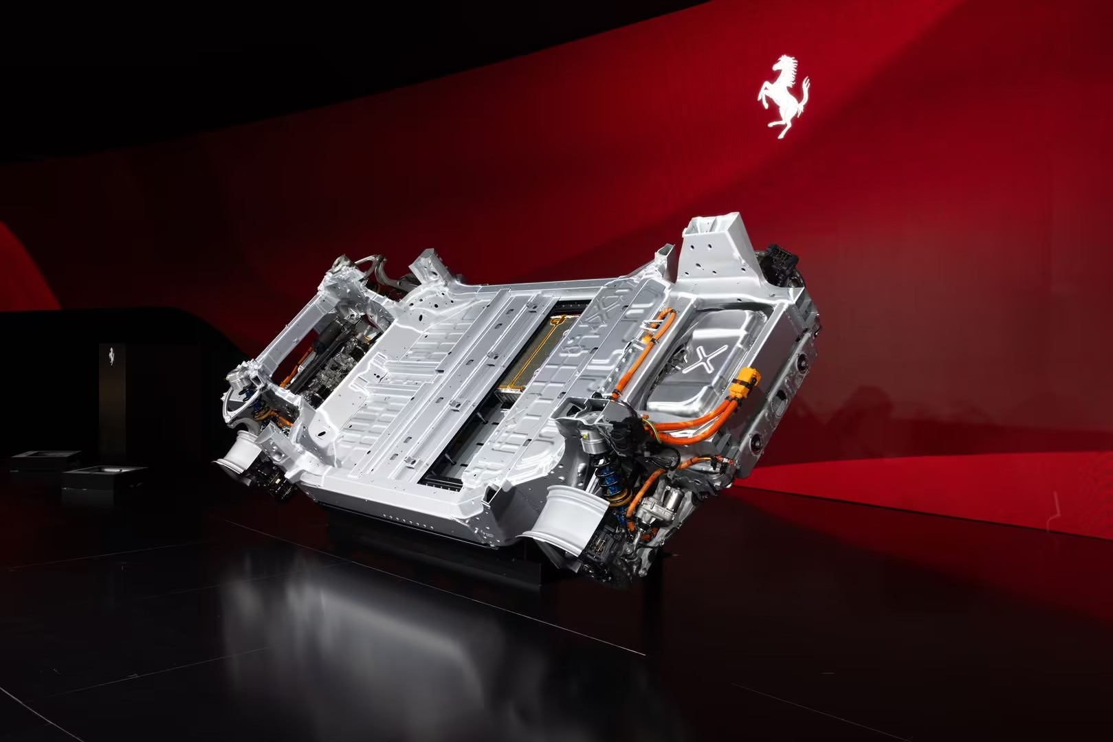 Ferrari anuncia primeiro carro elétrico da marca; veja detalhes