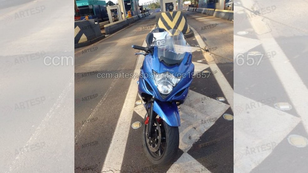 1 de 1
Motociclista morre ao tentar passar por pedágio sem pagar em Santa Cruz do Rio Pardo — Foto: Artesp/Divulgação