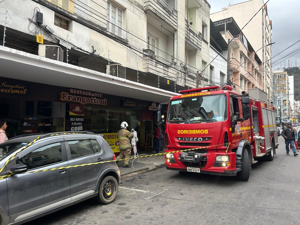 Incêndio atinge restaurante na  Rua Marechal Deodoro, no Centro de Juiz de Fora