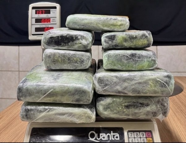 Passageira é presa ao embarcar com droga no aeroporto de Porto Velho