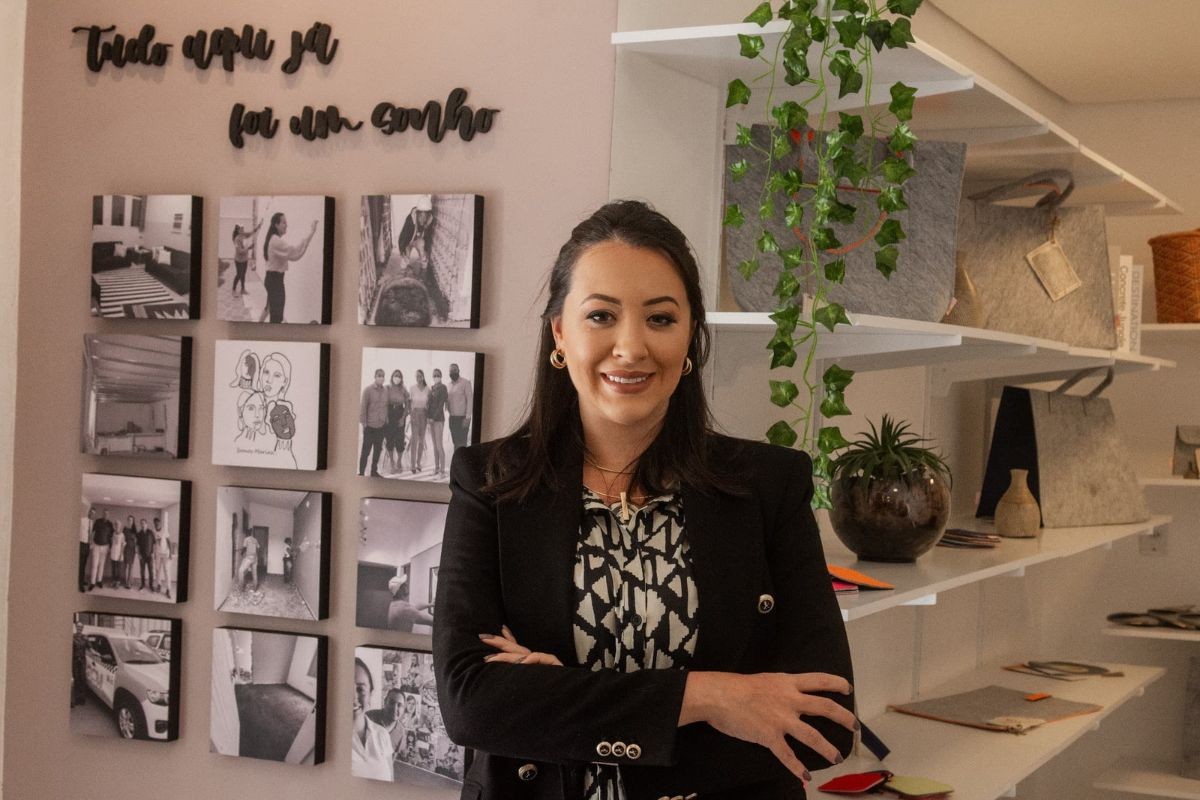 Juíza que viu mulher ser agredida em fórum cria projeto contra violência doméstica e vence 'Oscar da Justiça'