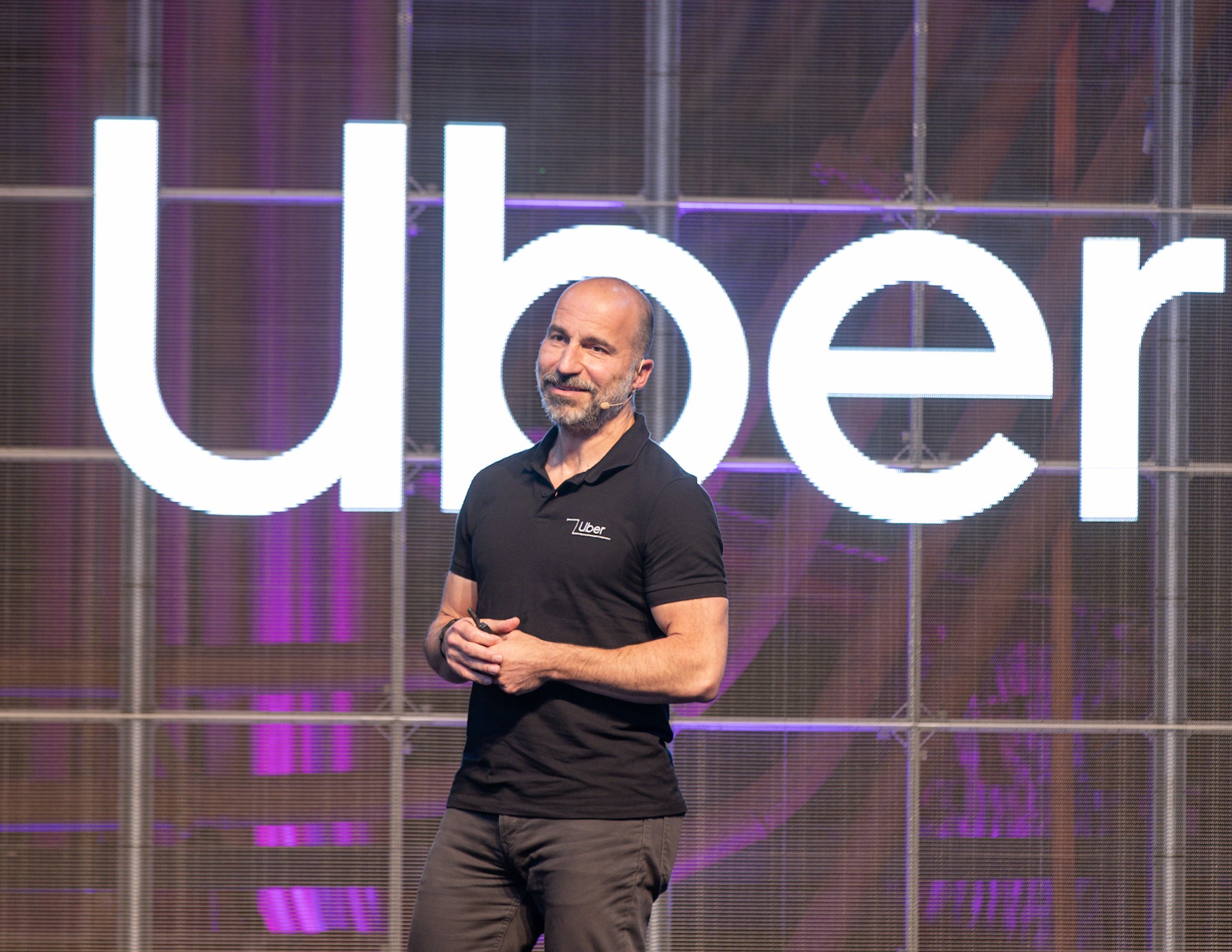 Uber demite 23% dos funcionários; maioria dos cortes atinge RH e recrutamento, diz agência