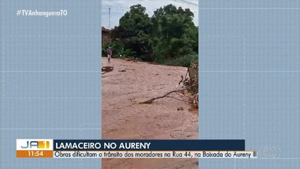 Lamaceiro no Aureny dificulta trânsito dos moradores