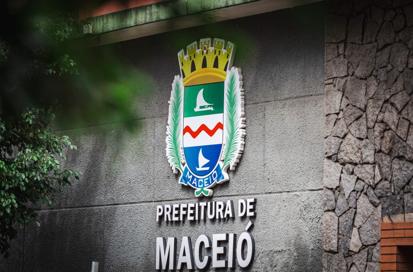 Secretários municipais deixam a Prefeitura de Maceió; saiba quem saiu