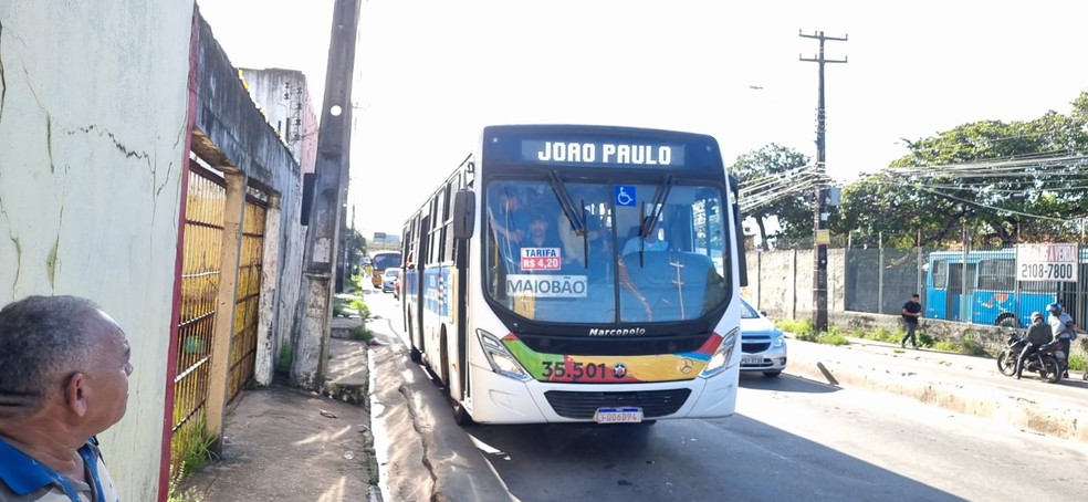 Os rodoviários do transporte público semiurbano, que atendem os municípios da região metropolitana de São Luís, iniciaram a greve na quinta-feira (25). — Foto: Murilo Lucena/TV Mirante