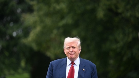 Tarifaço: taxas em setores cruciais podem durar além da era Trump, diz JPMorgan - Taxas de 50% anunciadas pelo presidente dos EUA, Donald Trump, sobre produtos brasileiros, começam a valer nesta quarta-feira (6).