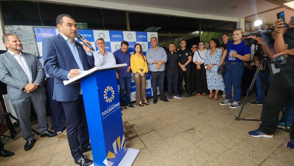 Governador Wanderlei Barbosa fala sobre integração das forças de segurança durante anúncio de concurso da Polícia Civil — Foto: Débora Gomes/Jornal do Tocantins