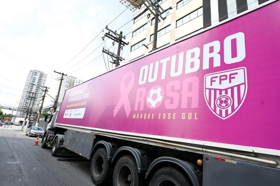 Outubro Rosa: carreta de mamografia abre inscrições para exames em Taubaté