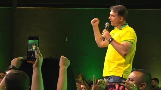 Em Joinville, Flávio diz que Lula tentou 'comprar voto dos mais pobres'