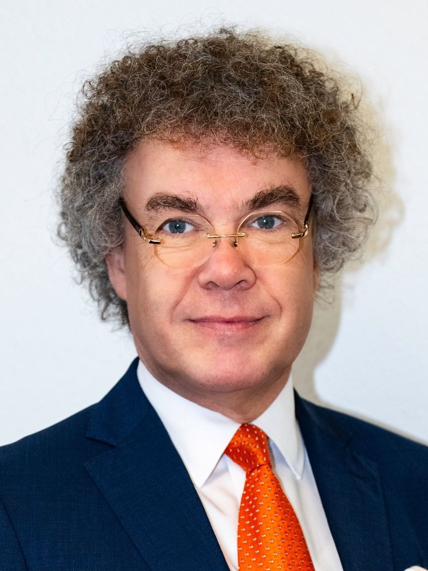 Deputado alemão de extrema direita é denunciado por fazer saudação nazista no Parlamento