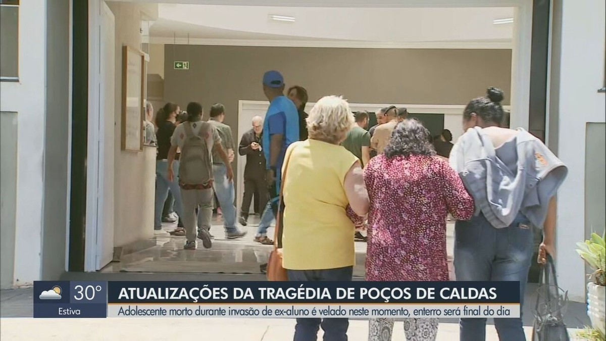 4 estudantes foram esfaqueados até à morte. Um mês depois, ainda