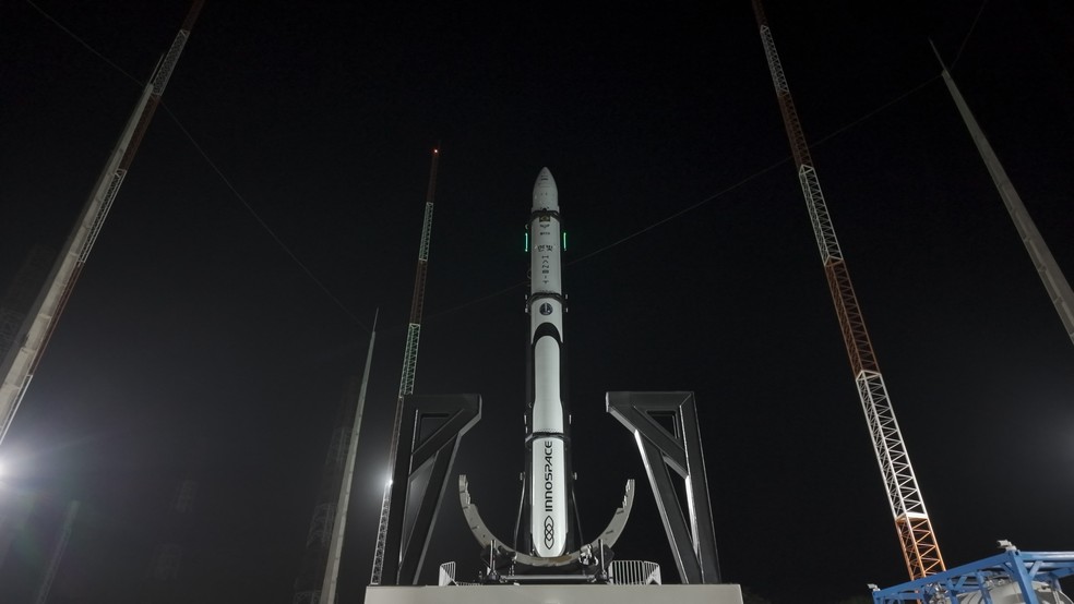 O foguete sul-coreano HANBIT-Nano na plataforma de lançamento em Alcântara (MA) — Foto: Força Aérea Brasileira