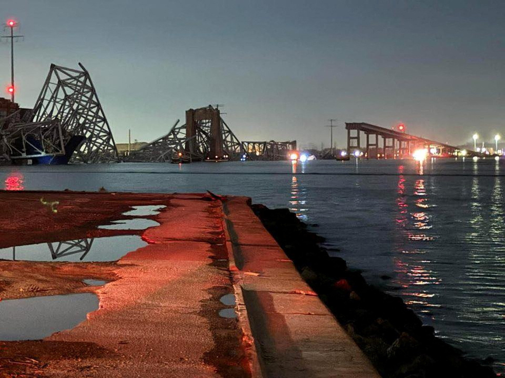 Ponte Francis Scott Key, em Baltimore, é destruída após navio colidir com a estrutura — Foto: Harford County MD Fire & EMS/ via Reuters