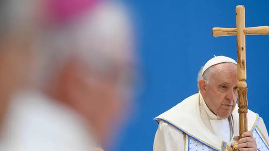 
Papa diz que Mediterrâneo virou 'cemitério' e pede ato da UE