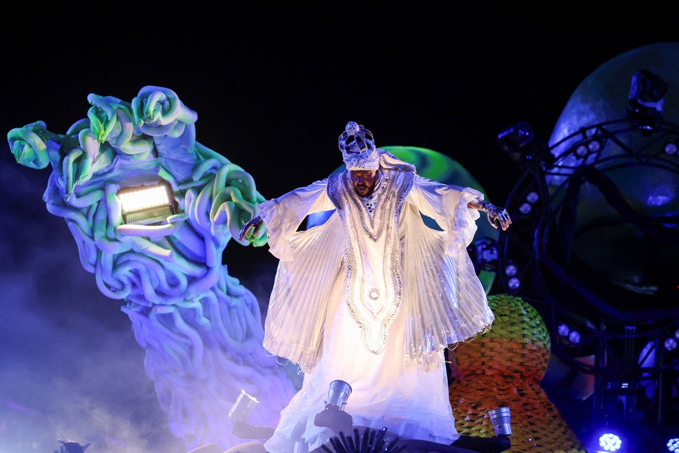 Desfile da Paraíso do Tuiuti na Sapucaí — Foto: REUTERS/Pilar Olivares