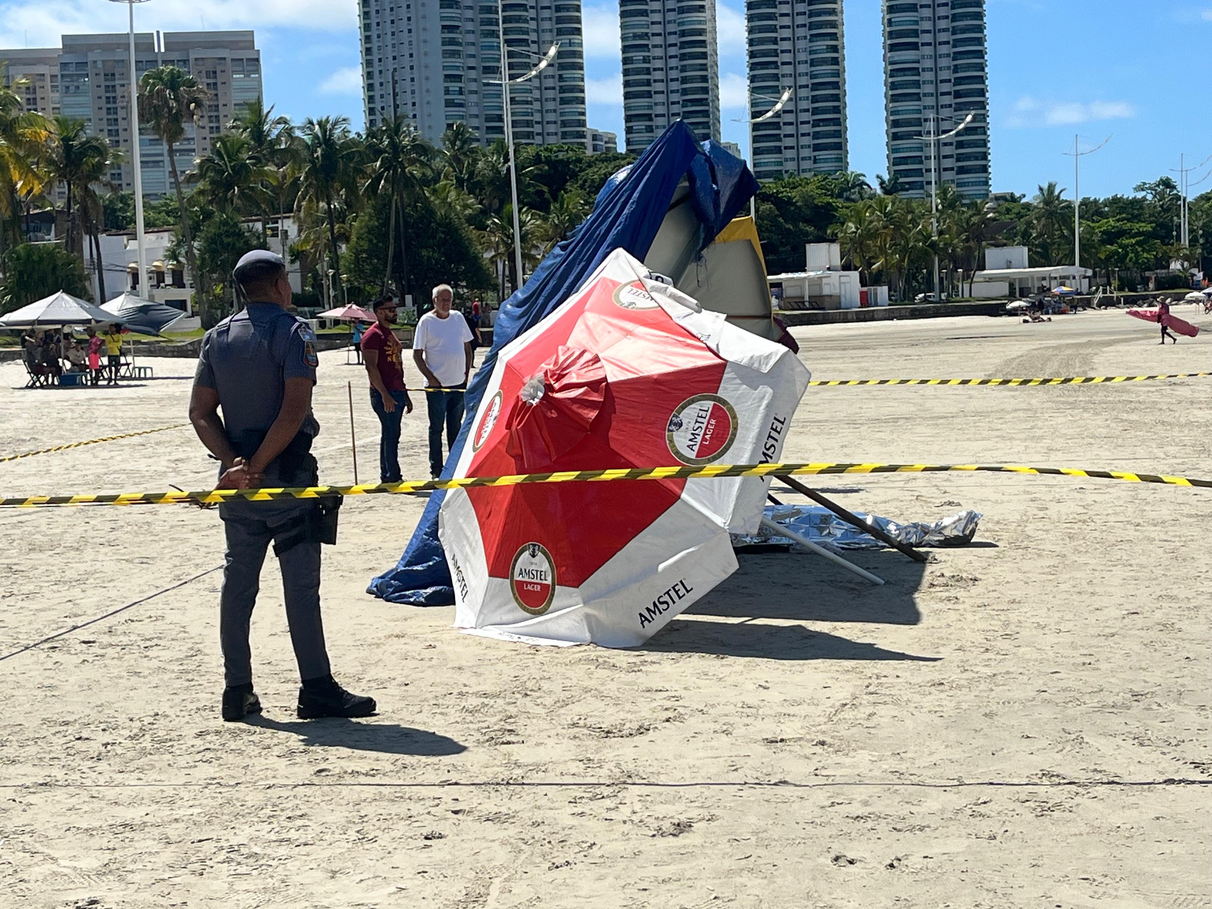 Turista é morto com tiro na cabeça na frente da namorada em praia do litoral de SP