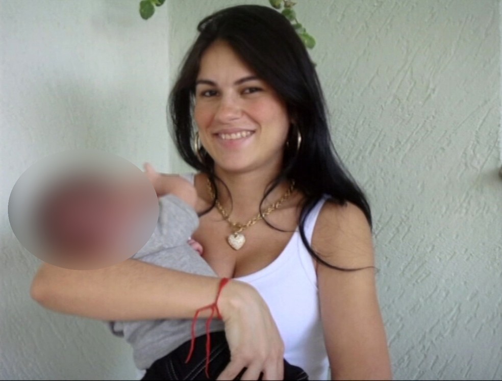 Eliza Samudio e o filho foram mantidos reféns em sítio de Bruno em MG — Foto: Reprodução/ Arquivo Pessoal
