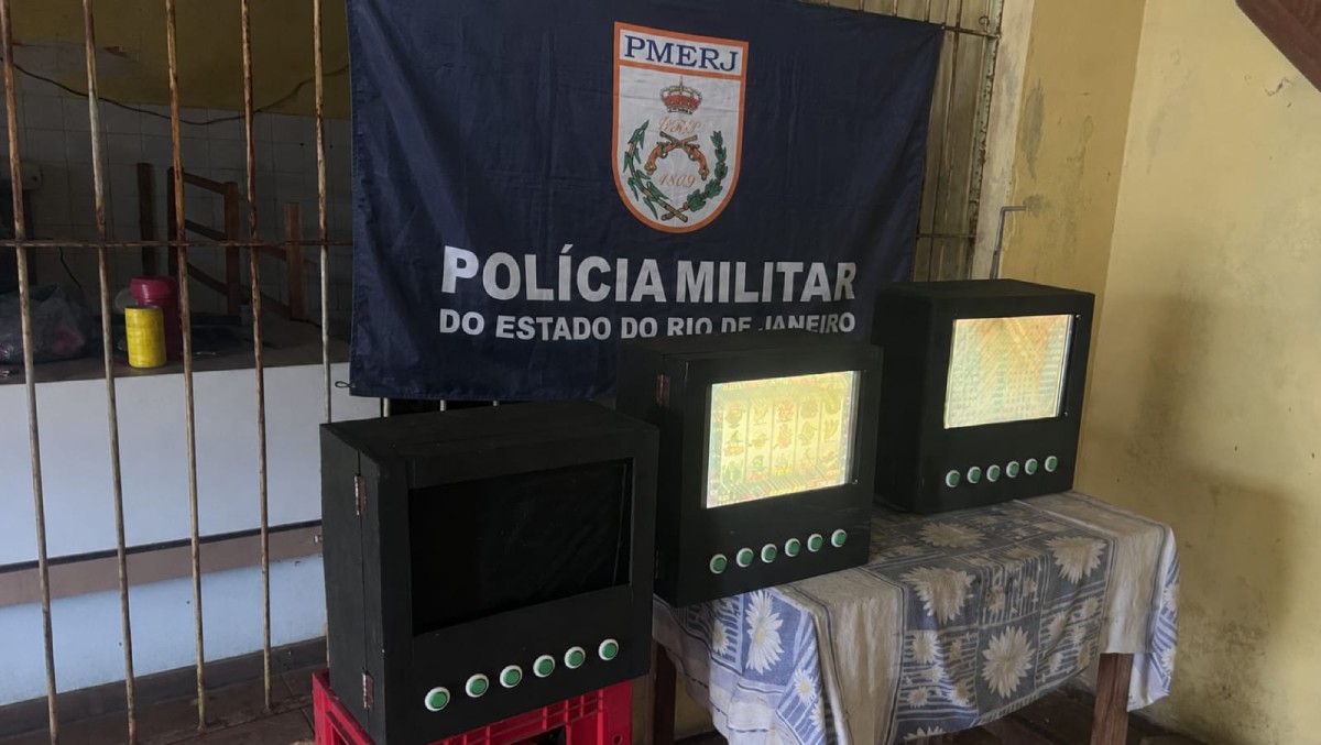 Três máquinas caça-níqueis são apreendidas em bar de Resende