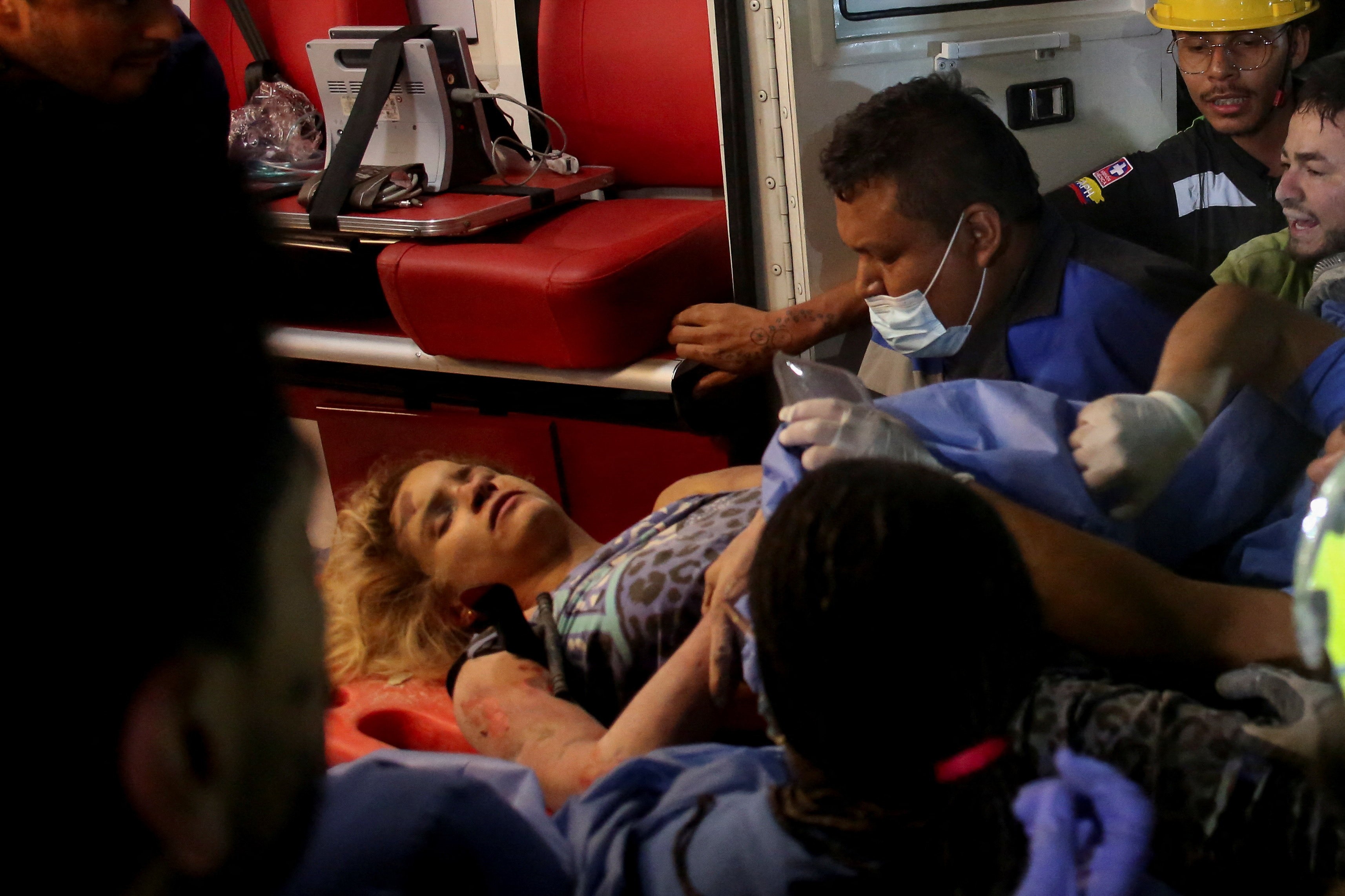 Tragédia na Colômbia: Mulher resgatada após 37 horas sob escombros morre