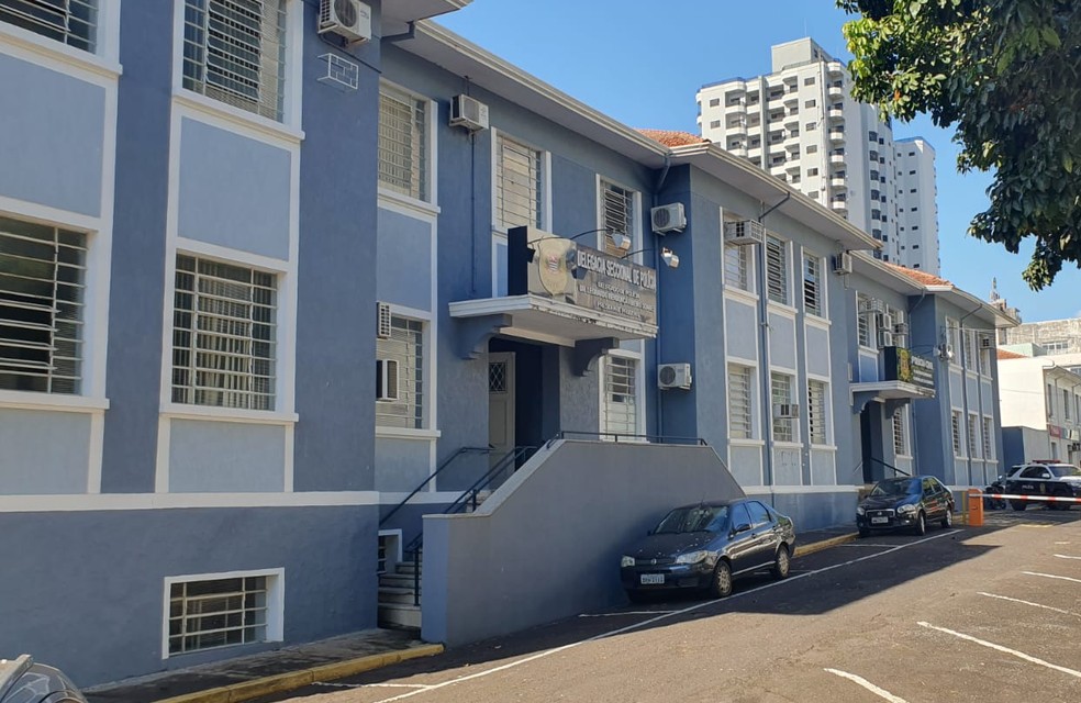 Homem é preso após ameaçar o pai de 74 anos com duas facas, em Presidente Prudente (SP) — Foto: Arquivo/g1