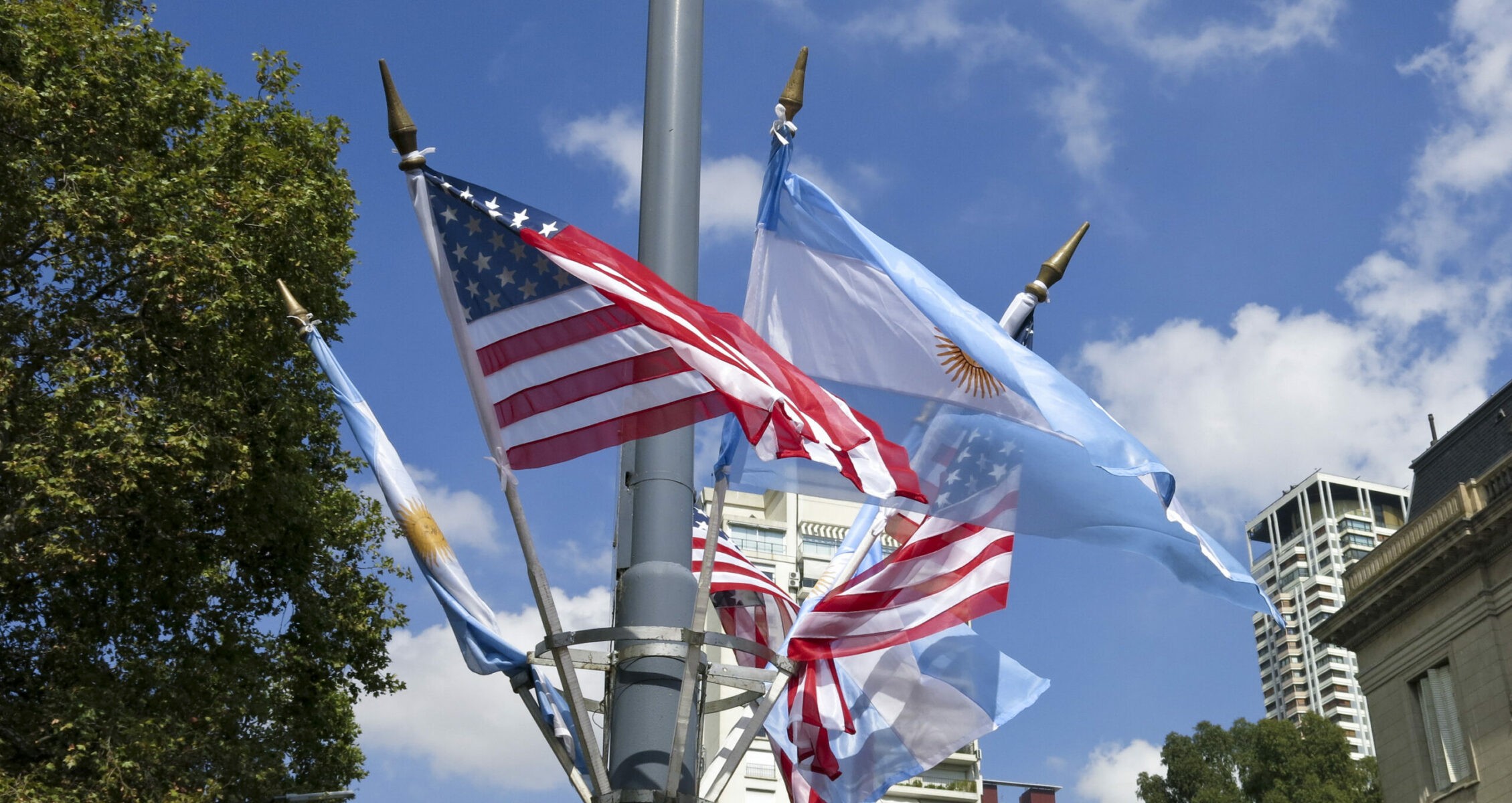 Ameaça de bomba fecha Embaixada dos Estados Unidos na Argentina